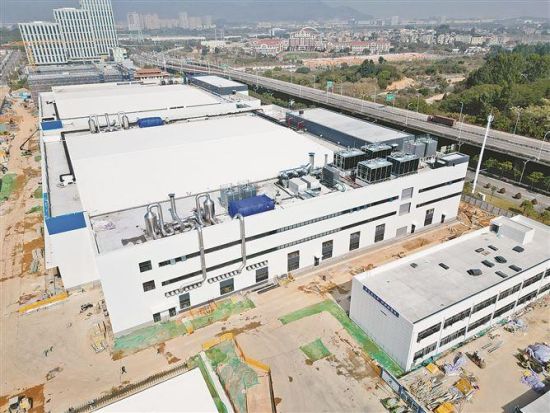 位于海沧区的达昊精密零部件智慧工厂将建成集硬核技术、高效产能、智慧制造于一体的现代化工厂。(本报记者 蓝齐 摄) 位于海沧区的达昊精密零部件智慧工厂将建成集硬核技术、高效产能、智慧制造于一体的现代化工厂。(本报记者 蓝齐 摄)