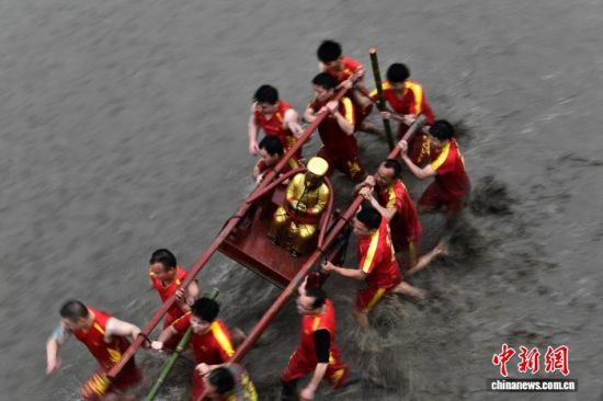 2��28�գ����ִ���ͼ����׻�ڸ���ʡ��͡��ͯ����ٺӴ���У�������̧���ϰٽ��صĹع����������ﱼ�ܴ�ת������ˮ�˷������ཬ���䡣��������� �ű� ��