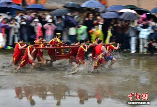 2��28�գ����ִ���ͼ����׻�ڸ���ʡ��͡��ͯ����ٺӴ���У�������̧���ϰٽ��صĹع����������ﱼ�ܴ�ת������ˮ�˷������ཬ���䡣��������� �ű� ��