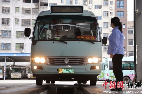 ÕÄÖÝ¿ª·¢ÇøÊ×ÌõÓÉÅ®ÐÔ¼ÝʻԱȫ³ÌÔËÓª¡¢È«Ãæµ£¸ÙµÄÌØÉ«¹«½»Ïß·¡£ ÕÄÖÝ¿ª·¢ÇøÊ×ÌõÓÉÅ®ÐÔ¼ÝʻԱȫ³ÌÔËÓª¡¢È«Ãæµ£¸ÙµÄÌØÉ«¹«½»Ïß·¡£