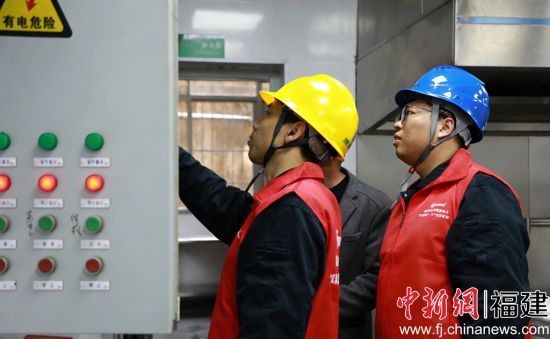 �����������������������ȷ棩��˫���⡱������Ա������߽��������������ѧУ��������չ��ѧǰ�õ簲ȫר���顣���˷� �㣩