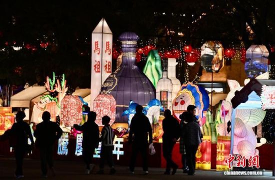 3��2���������������й������Ļ�԰�ƻ��貣��ֳ���������龫�����飬���������ס������Ļ�����̨�Ļ��븣�������Ļ���Ϊһ�塣ͼΪ�����������õƻᡣ����������� ������ ��