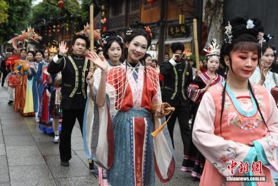 ͼΪ�н�ʽ�����š�Ѳ�Ρ���������� ������ ��