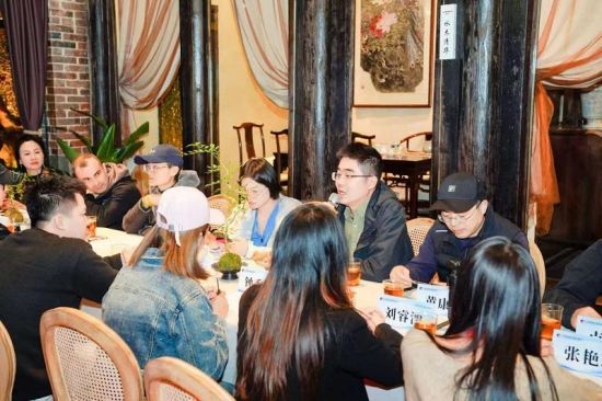 ȫ�����صĿ羳��������̸��