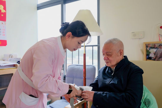 ����Ա����ͮ����үү��Ѫѹ���ֿ�����