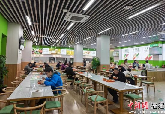 ¡¡¡¡¶«ÃÀÉçÇø³¤ÕßʳÌûÀÐÂÓ¿Í ¡¡¡¡¶«ÃÀÉçÇø³¤ÕßʳÌûÀÐÂÓ¿Í