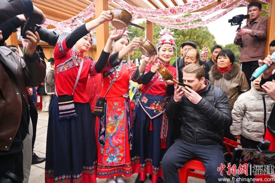 �������������������Ļ�����С�� ��