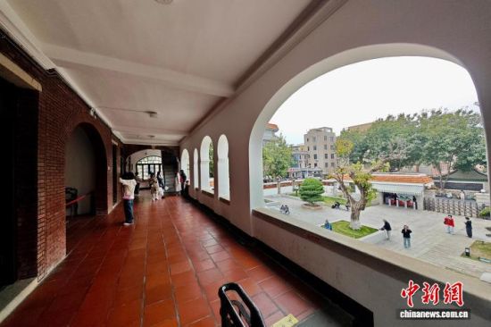 3��20�գ��������ţ��οͲιۼ������¼θ������ʾӡ���������� ������ ��