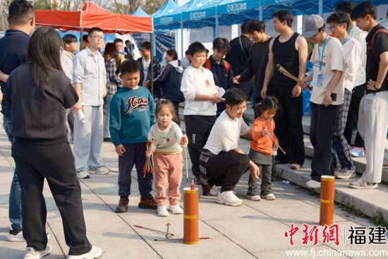 ����ͨ���μ�ȤζС��Ϸ�˽��ˮ��ʶ