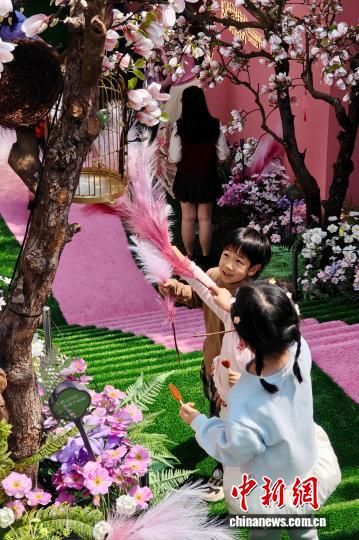 3��22�գ��������ݣ�������һ���üٻ�װ����˹��쾰�������档��������� ������ ��