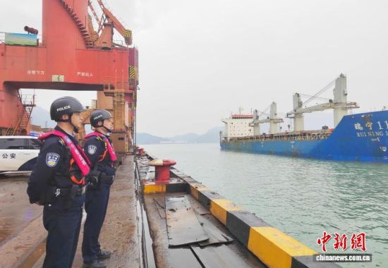 3��26�գ����³��뾳�߷����վ�����������������12�š�14����ͷ����ͬʱ�뾳�İ���������Э�١������й���������11���ֽ����˹��Ӵ�������˳ ��