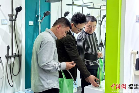 ����3��31�գ����Ľ츣��(�ϰ�)����չ�����ڸ����ϰ����ز���Ļ��