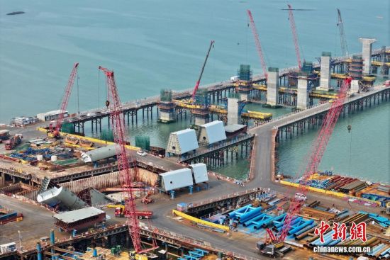 3月29日,厦金大桥(厦门段)工程建设如火如荼。(无人机照片)中新社记者 王东明 摄 3月29日,厦金大桥(厦门段)工程建设如火如荼。(无人机照片)中新社记者 王东明 摄