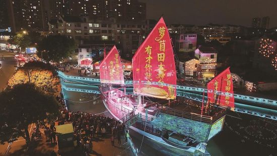 ҹ�������������̨�ݳ��ֳ��˳�ӿ���� &nbsp;����ϣ ��