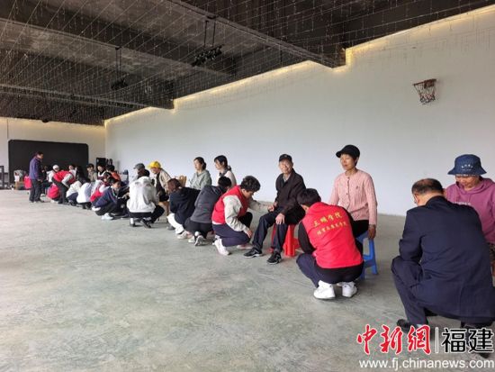 ͼΪ����ѧԺ�����뿵��ѧԺ���ڳ����ô���������־Ը��ѧ�����н���ָ���� ����ѧԺ ��ͼ