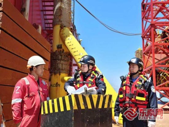 4��1�գ�������������1��ê�غ��棬������������������ڵ���Ų������Ǳ������ӥ���ּ�顣