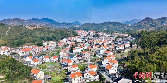 图为军营村全景。 夏海滨 摄 图为军营村全景。 夏海滨 摄