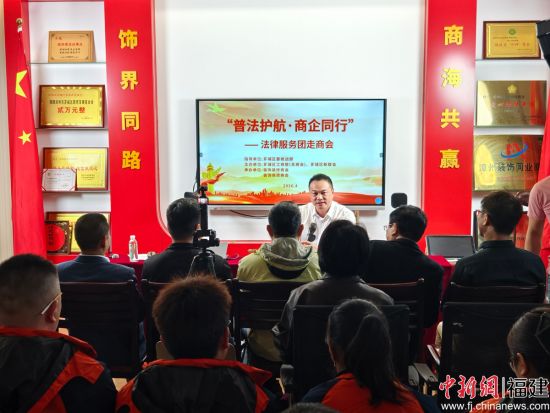 ����ͼΪ4��3�գ�����������ܼ�������С��շ�����������ͬ�С����ɷ����߽��̻��׳����Ϊװ��װ����ҵ��չ�շ���������ܼ���������� ��ͼ