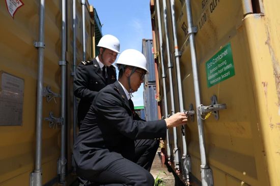 �ųǺ���פ������´���Ա���ڶԸ�����Ʊ�������˼�װ�俪չ��� ���꺭��ͼ