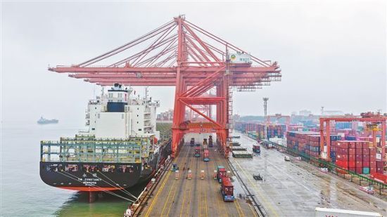 ×òÈÕ£¬CSMк½Ïß¡°ÓÀÃ÷¡±ÂÖ¿¿²´ÏÃßۺ£ÈóÂëÍ·¡£ ×òÈÕ£¬CSMк½Ïß¡°ÓÀÃ÷¡±ÂÖ¿¿²´ÏÃßۺ£ÈóÂëÍ·¡£