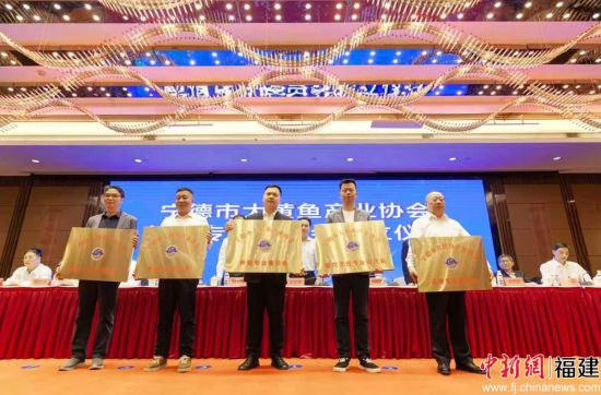 ��������쵼�α�Ϊ�����д�����ҵЭ���׼������ίԱ���Լ���ֳ��������⿡����硢Ʒ�Ƶ����רҵίԱ�����ơ������д�����ҵ��ָ�Ӳ� ��ͼ