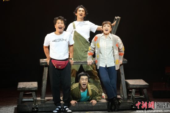 ���־硶��ʨ���꡷����