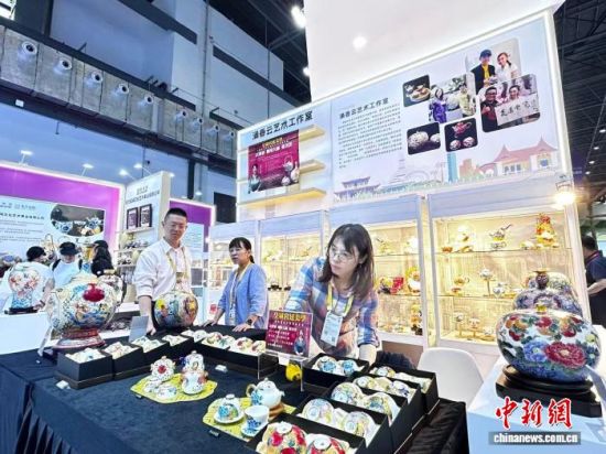 ͼΪ�������й���������Ʒ������̨����ɫչ����չ����̨�巩�����մɡ���������� ����Ⱥ ��