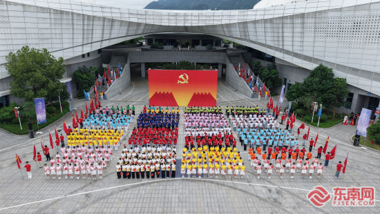 千名学子大合唱 千名学子大合唱