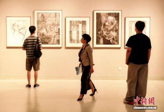 ͼΪ���޽硤���ܡ����ʵ�����������չ�ֳ���������ί������ ��ͼ