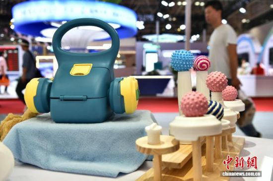 图为展示的设计产品。中新社记者 张斌 摄 图为展示的设计产品。中新社记者 张斌 摄