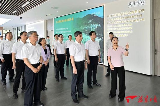 28日,与会人员在福清市农业循环产业园考察。 28日,与会人员在福清市农业循环产业园考察。