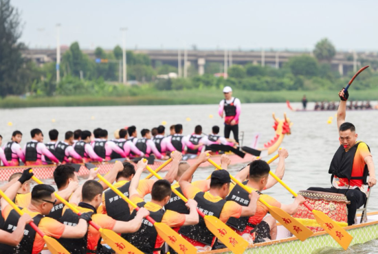 福建各地举办形式多样的龙舟赛 福建各地举办形式多样的龙舟赛