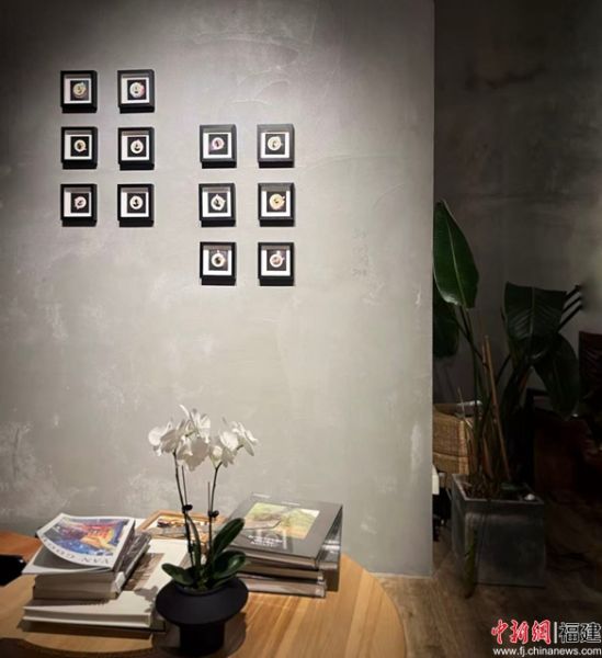 20日,“浮沫之上”——刘衡伟咖啡艺术作品微展在福州正式开展。刘衡伟 摄 20日,“浮沫之上”——刘衡伟咖啡艺术作品微展在福州正式开展。刘衡伟 摄