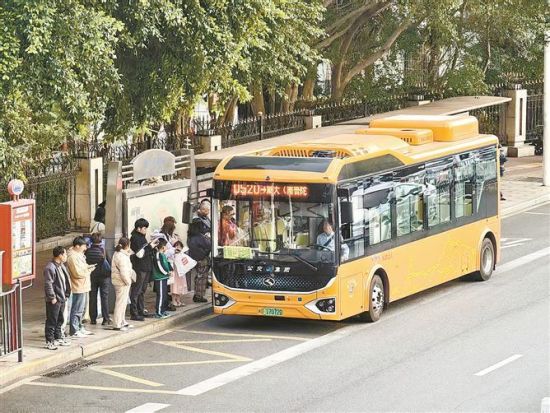 暌违14年的“爱情巴士”D520路开通后受欢迎。(资料图/记者 林钦圣 摄) 暌违14年的“爱情巴士”D520路开通后受欢迎。(资料图/记者 林钦圣 摄)