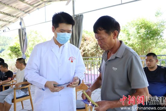 健康宣教、发放手册 健康宣教、发放手册