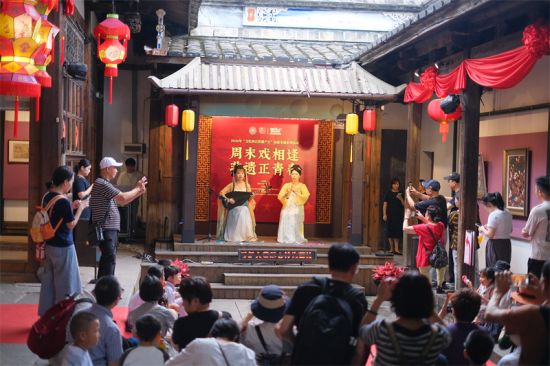��ĩϷ��ꡤ�������ഺ������������ ���췽��ͼ