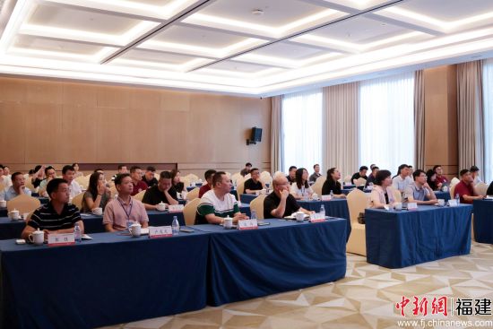 学员们认真听课。中新网记者 叶茂 摄 学员们认真听课。中新网记者 叶茂 摄