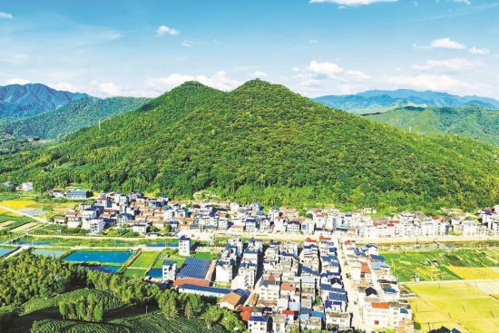 青山环绕的巨口村 青山环绕的巨口村