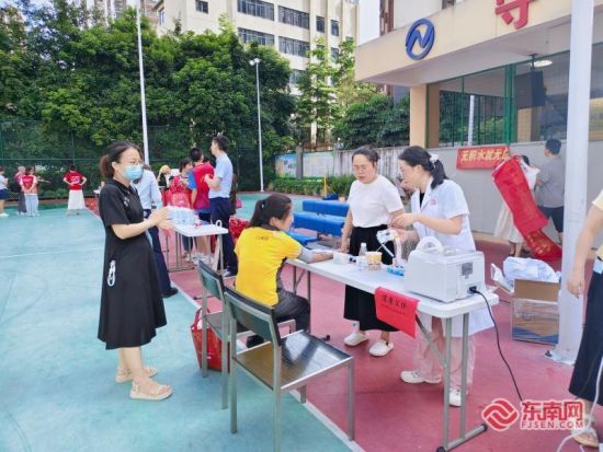 爱心义诊摊位服务(宁海社区新时代文明实践站供图) 爱心义诊摊位服务(宁海社区新时代文明实践站供图)