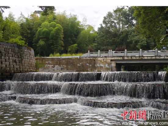 图为清流县 2023 年度国家水土保持重点建设工程(长校荷坑溪小流域)项目。清流县农水局供图 图为清流县 2023 年度国家水土保持重点建设工程(长校荷坑溪小流域)项目。清流县农水局供图