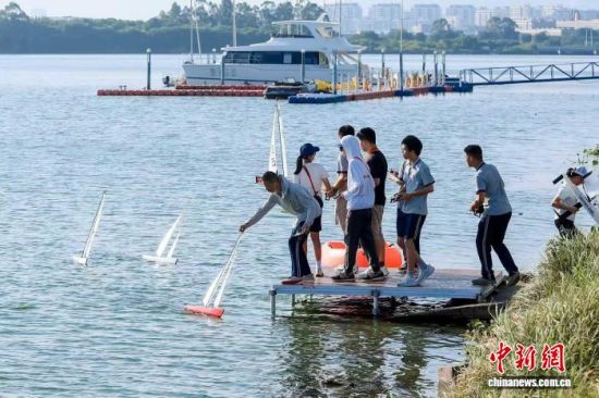 6�գ��׽조��������������ģ��ϵ�����ڸ��ݿ�Ļ�� (���������Ļ�����ίԱ�ṩͼ)