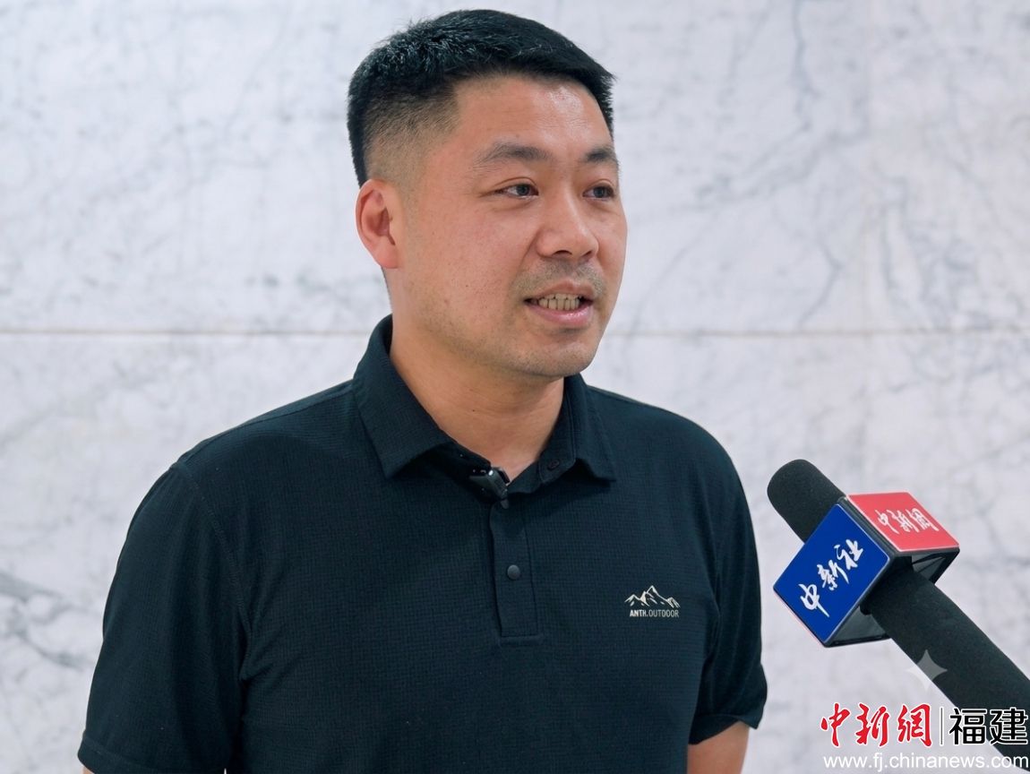 民建福建省委直属第十二支部主委陈润在福州接受记者采访。李南轩 摄 民建福建省委直属第十二支部主委陈润在福州接受记者采访。李南轩 摄