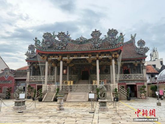 龙山堂邱公司。(受访者供图) 龙山堂邱公司。(受访者供图)