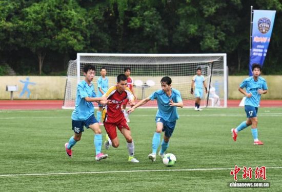 揭幕战上来自台湾的球队与沙县本土球队同场竞技。沙县区融媒体中心供图 揭幕战上来自台湾的球队与沙县本土球队同场竞技。沙县区融媒体中心供图
