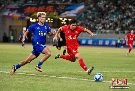 7��4�գ�2026�긣��ʡ������������(��ơ�������)���ݶ������Ҷӵı����ڸ��ݺ�Ͽ�����������������У����ո��ݶ�3��0սʤ���Ҷӡ�ͼΪ̨����Ա��ΰ��(��һ)�ڱ��������򡣡����������� ������ ��