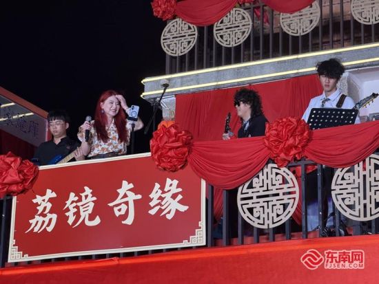 天台音乐会。东南网见习记者 薛逸群 摄 天台音乐会。东南网见习记者 薛逸群 摄