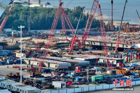 9月6日,厦金大桥(厦门段)工程建设如火如荼。(无人机照片)中新社记者 王东明 摄 9月6日,厦金大桥(厦门段)工程建设如火如荼。(无人机照片)中新社记者 王东明 摄