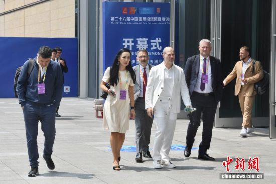 图为国外嘉宾参加开幕式。中新社记者 王东明 摄 图为国外嘉宾参加开幕式。中新社记者 王东明 摄
