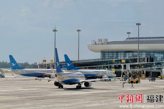�ú��ɻ�ͣ��T2��վ¥��