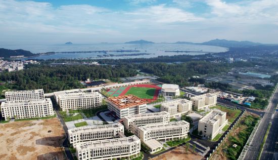 图为漳州职业技术学院东山校区航拍图。 图为漳州职业技术学院东山校区航拍图。